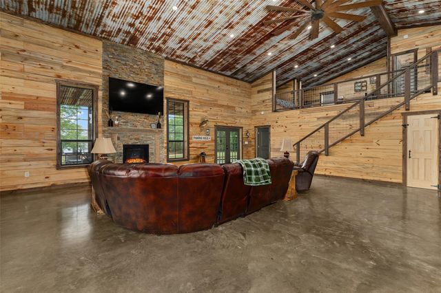 10220 Thornapple, Oil City, LA 71061