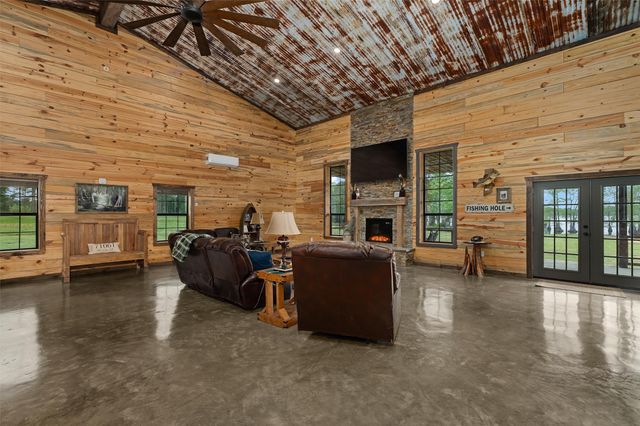 10220 Thornapple, Oil City, LA 71061