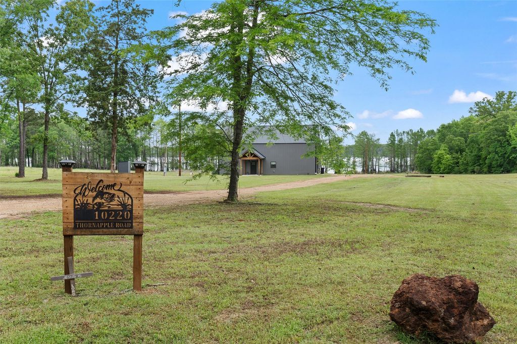 10220 Thornapple, Oil City, LA 71061