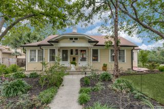 222 Redwood, San Antonio, TX 78209