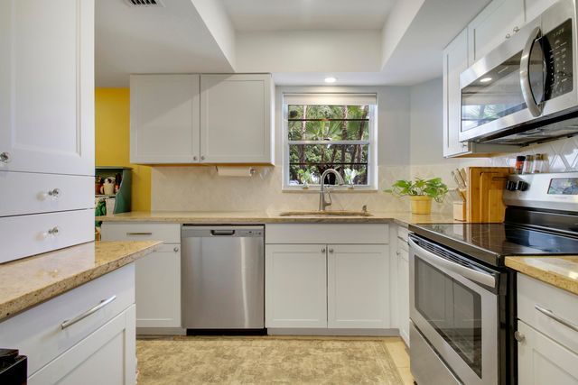 18081 SE COUNTRY CLUB Drive 13-123, Jupiter, FL 33469