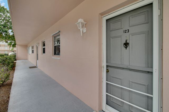 18081 SE COUNTRY CLUB Drive 13-123, Jupiter, FL 33469