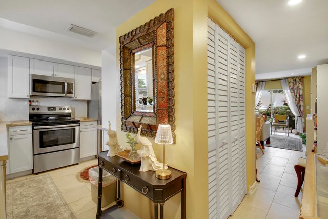 18081 SE COUNTRY CLUB Drive 13-123, Jupiter, FL 33469