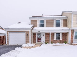 808 Trinity Court, Carol Stream, IL 60188