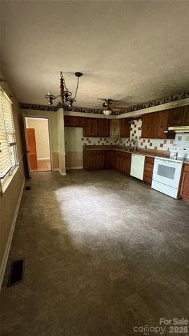 132 Haynes Street, Hendersonville, NC 28791