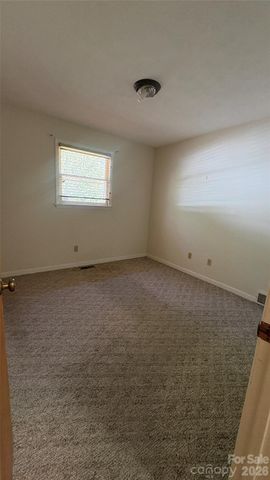132 Haynes Street, Hendersonville, NC 28791