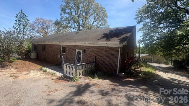 132 Haynes Street, Hendersonville, NC 28791