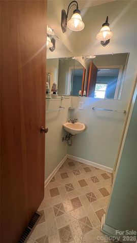 132 Haynes Street, Hendersonville, NC 28791