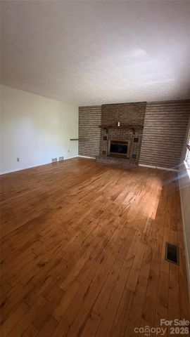 132 Haynes Street, Hendersonville, NC 28791