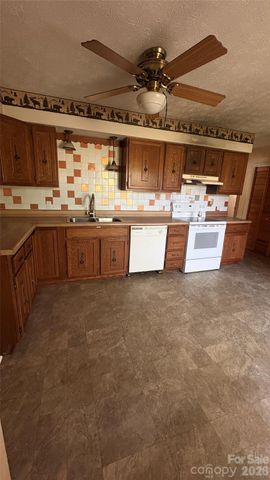 132 Haynes Street, Hendersonville, NC 28791