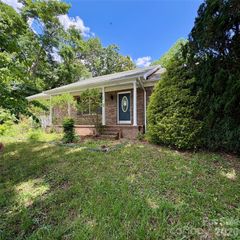 132 Haynes Street, Hendersonville, NC 28791