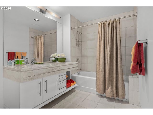 922 Nw 11TH Ave 505, Portland, OR 97209