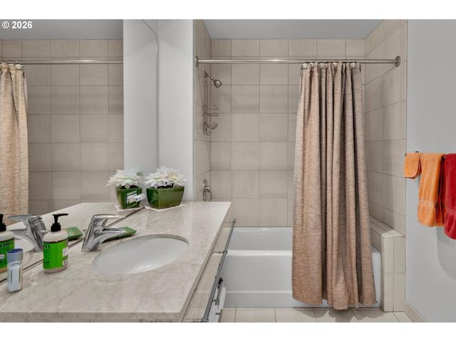 922 Nw 11TH Ave 505, Portland, OR 97209