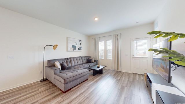 5814 LILAC LNDG, Converse, TX 78109