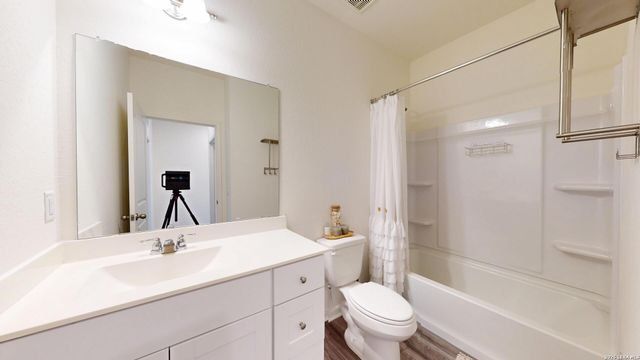 5814 LILAC LNDG, Converse, TX 78109