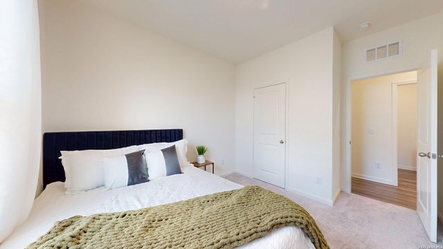 5814 LILAC LNDG, Converse, TX 78109