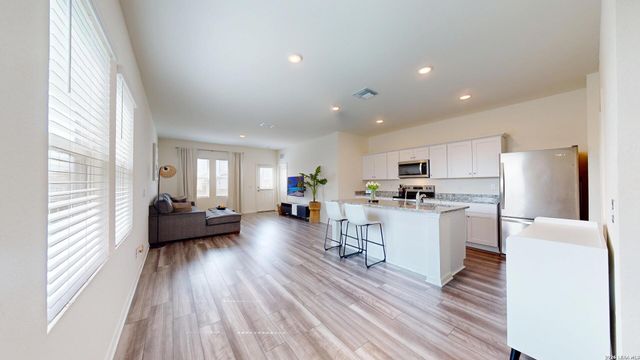 5814 LILAC LNDG, Converse, TX 78109