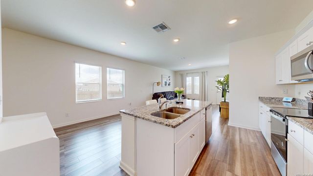 5814 LILAC LNDG, Converse, TX 78109