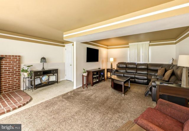 108 TRENT RD, Blackwood, NJ 08012