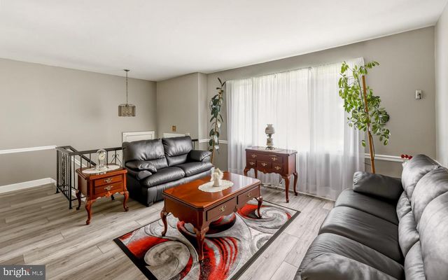 108 TRENT RD, Blackwood, NJ 08012