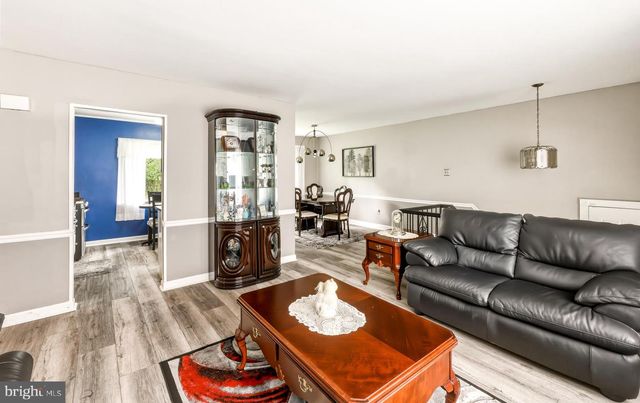 108 TRENT RD, Blackwood, NJ 08012