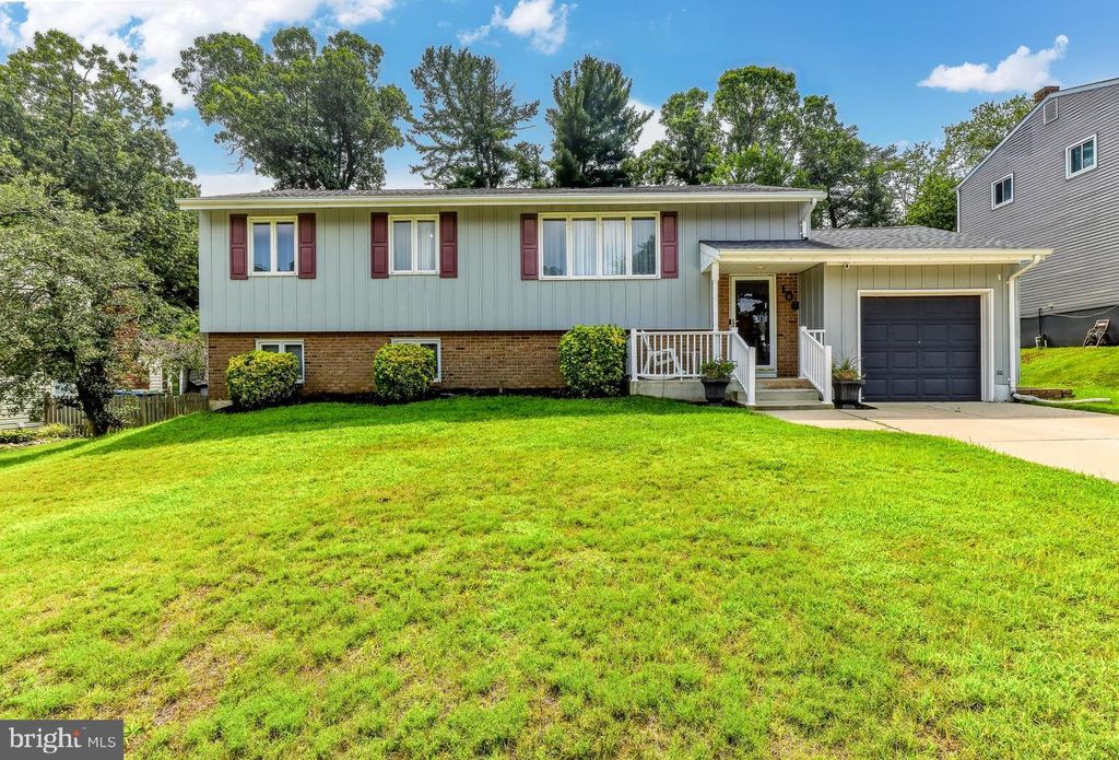 108 TRENT RD, Blackwood, NJ 08012
