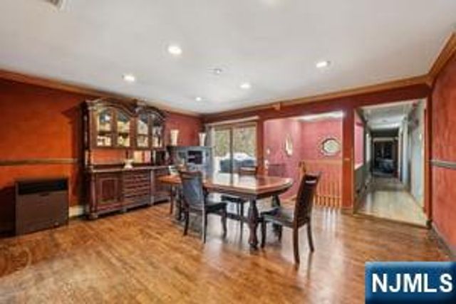 22 John Circle, Norwood, NJ 07648