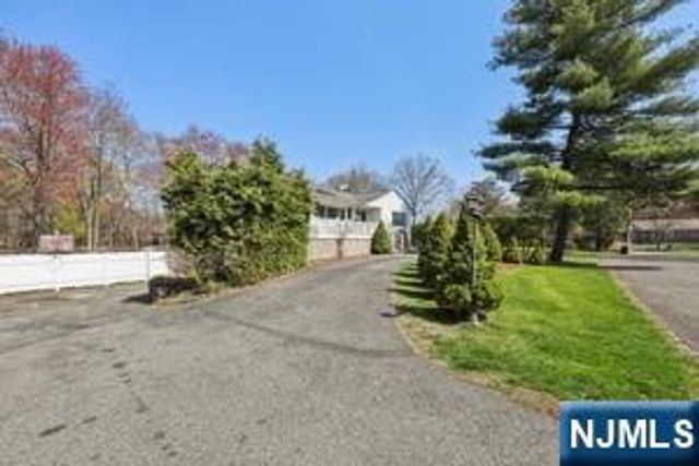 22 John Circle, Norwood, NJ 07648
