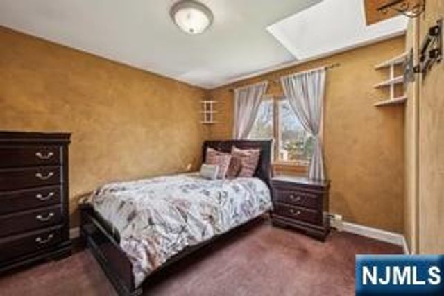 22 John Circle, Norwood, NJ 07648