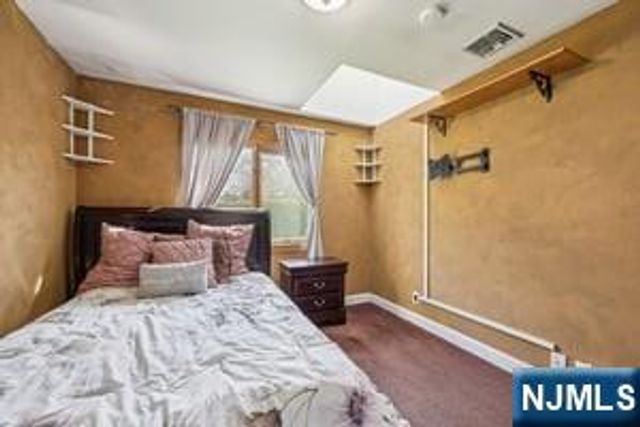 22 John Circle, Norwood, NJ 07648