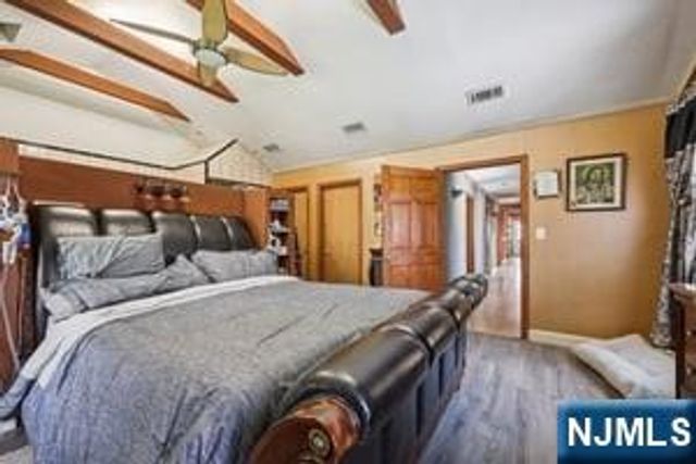 22 John Circle, Norwood, NJ 07648