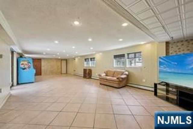 22 John Circle, Norwood, NJ 07648