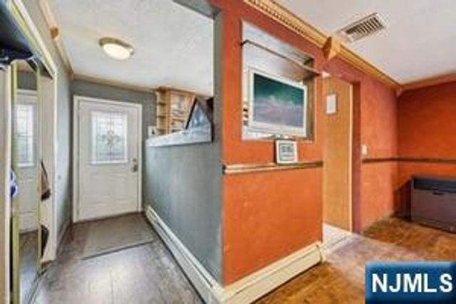 22 John Circle, Norwood, NJ 07648