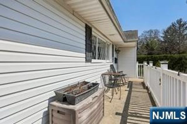 22 John Circle, Norwood, NJ 07648