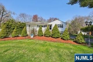 22 John Circle, Norwood, NJ 07648