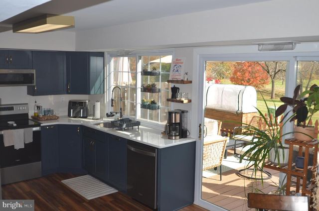 2212 MULBERRY CT, Lansdale, PA 19446