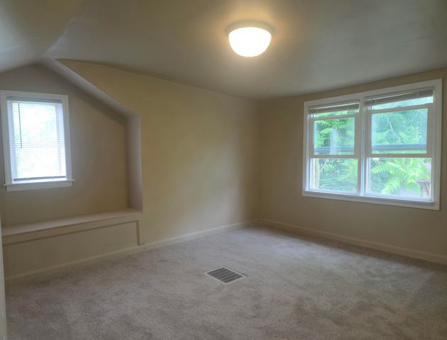 19483 Rosemont Avenue, Detroit, MI 48219