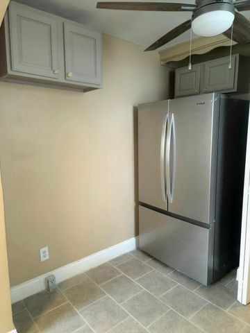 19483 Rosemont Avenue, Detroit, MI 48219