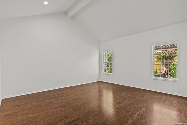 11 Granburg Cir, San Antonio, TX 78218