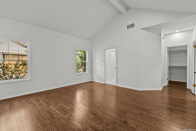 11 Granburg Cir, San Antonio, TX 78218