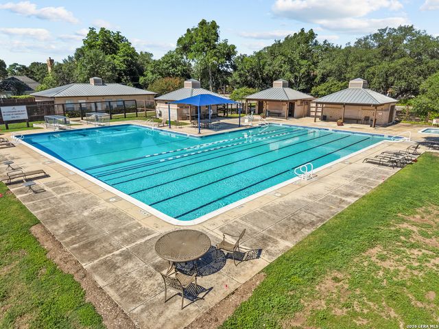 11 Granburg Cir, San Antonio, TX 78218