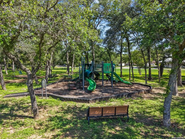 11 Granburg Cir, San Antonio, TX 78218