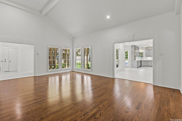 11 Granburg Cir, San Antonio, TX 78218