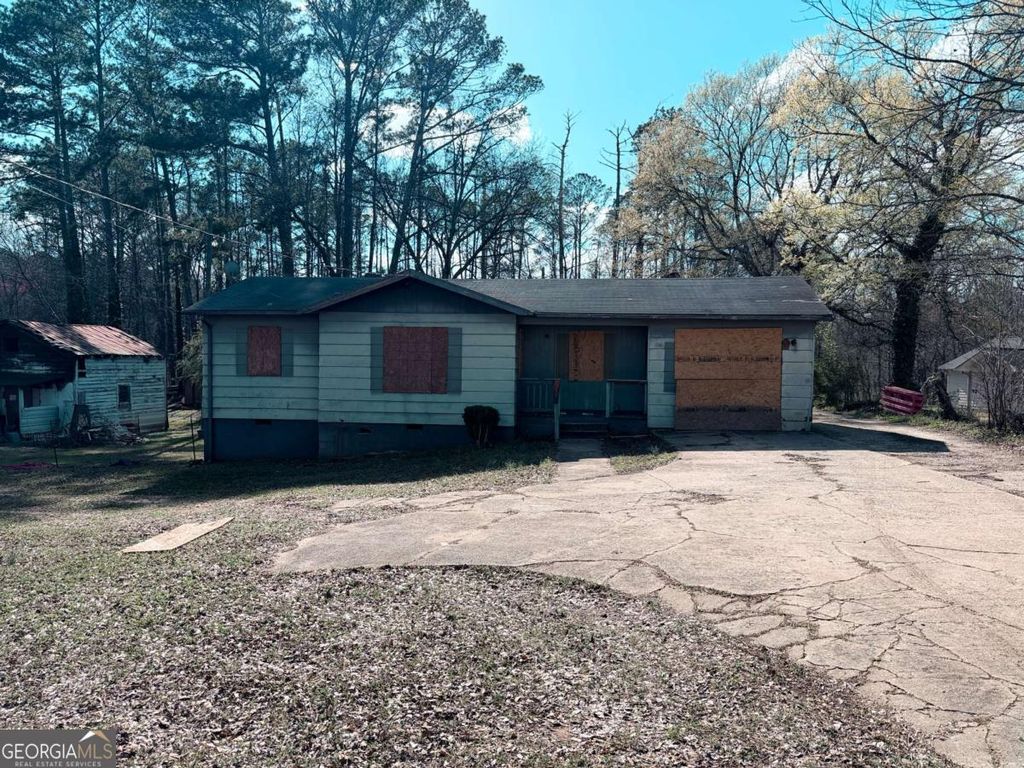 5475 Stonewall Tell Road, Atlanta, GA 30349