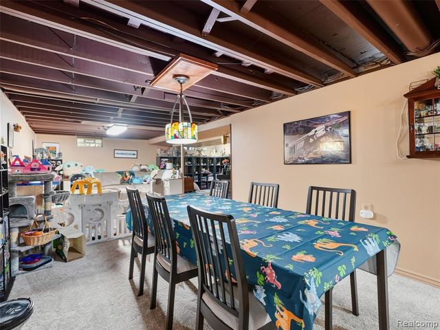 22820 Purdue Avenue, Farmington Hills, MI 48336