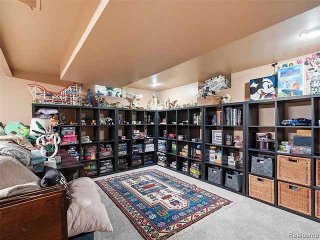22820 Purdue Avenue, Farmington Hills, MI 48336