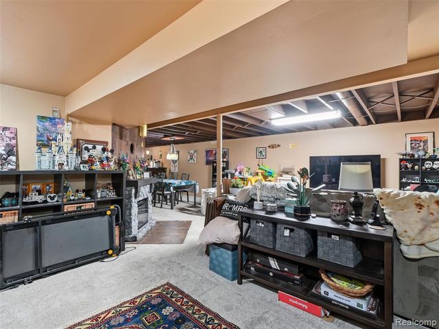 22820 Purdue Avenue, Farmington Hills, MI 48336