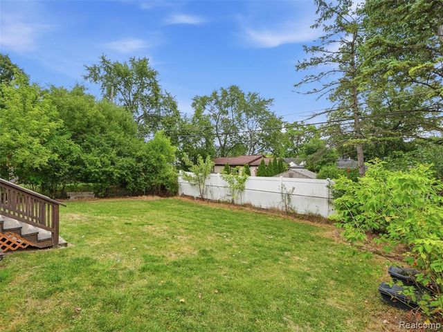 22820 Purdue Avenue, Farmington Hills, MI 48336