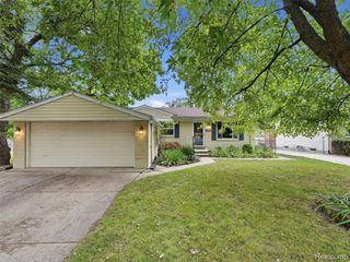 22820 Purdue Avenue, Farmington Hills, MI 48336