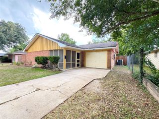 1702 Baylor Avenue, Bay City, TX 77414